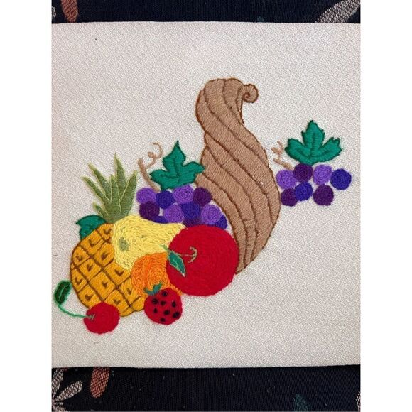 Vintage Cornucopia Crewel - Picture 2 of 3